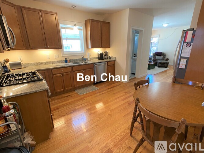 537 Main St 3 Beds Apartment for Rent - Photo gallery 3