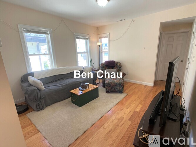 537 Main St 3 Beds Apartment for Rent - Photo gallery 4