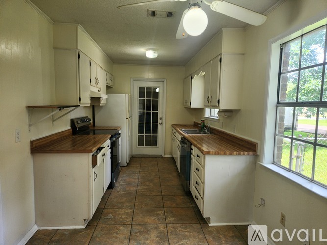 1917 Graveline Rd 3 Beds Single Family Home for Rent - Photo gallery 4