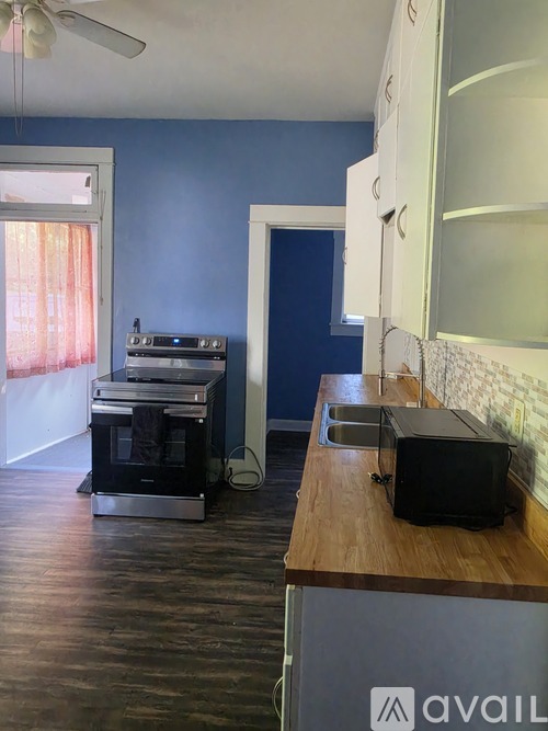 139 Chapman Street 4 Beds Single Family Home for Rent - Photo gallery 1