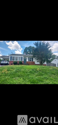 813 Hillwood Avenue 3 Beds Apartment for Rent