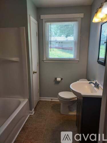 813 Hillwood Avenue 3 Beds Single Family Home for Rent - Photo gallery 3