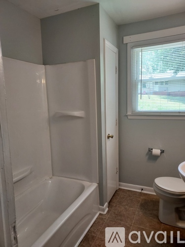 813 Hillwood Avenue 3 Beds Single Family Home for Rent - Photo gallery 4