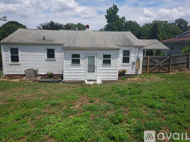 813 Hillwood Avenue 3 Beds Single Family Home for Rent - Photo gallery 5