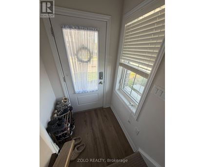 1 - 124 COMPASS TRAIL 4 Beds Home, Townhouse for Rent - Photo gallery 2