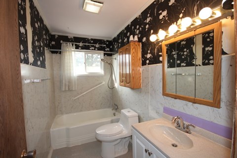 438 2Nd Street West 2 Beds Apartment for Rent