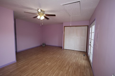438 2Nd Street West 2 Beds Apartment for Rent