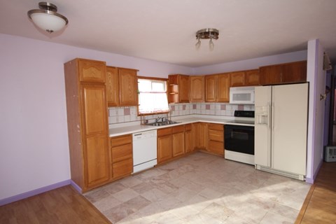 438 2Nd Street West 2 Beds Apartment for Rent
