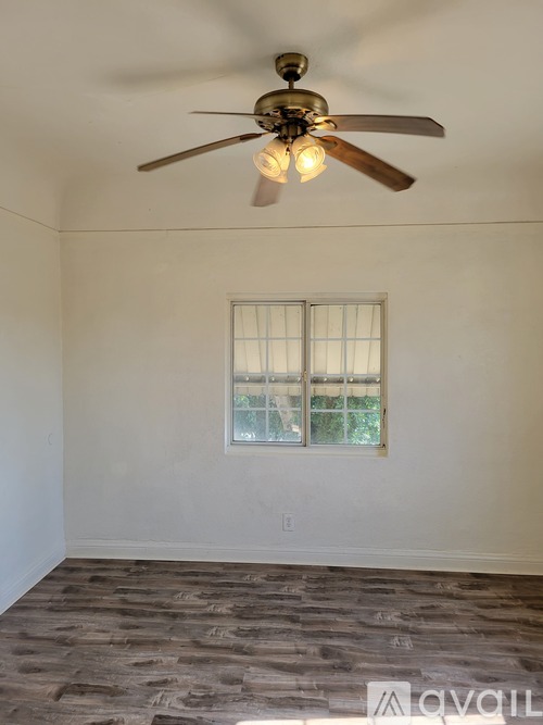 1305 East 56th Street 2 Beds Apartment for Rent - Photo gallery 5
