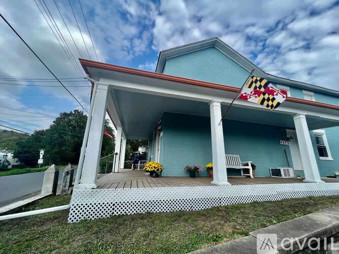 427 Valley St 2 Beds Apartment for Rent - Photo gallery 1