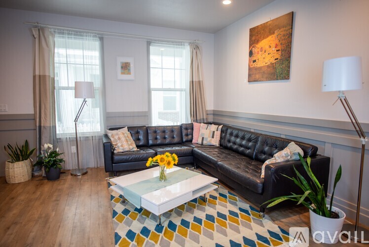 250 East Ellen Lane 3 Beds Single Family Home for Rent - Photo gallery 1