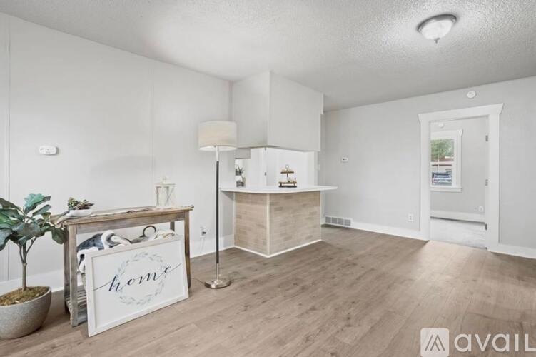 724 15th Avenue South 4 Beds Single Family Home for Rent - Photo gallery 2