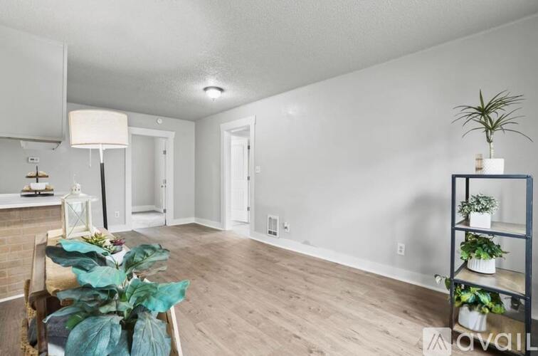 724 15th Avenue South 4 Beds Single Family Home for Rent - Photo gallery 3