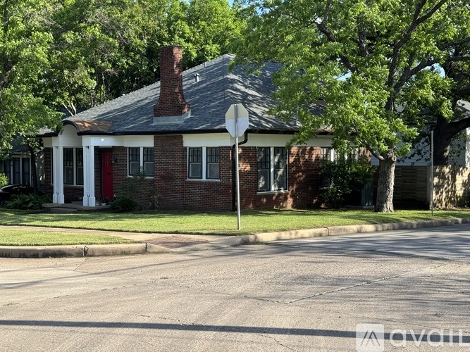 201 E 34th St 3 Beds Condo for Rent - Photo gallery 1