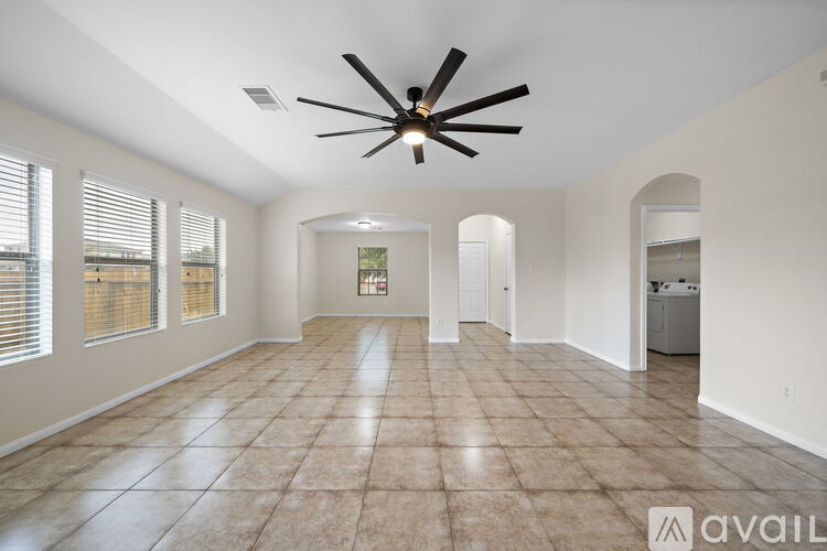 114 Mustang Stampede Drive 3 Beds Single Family Home for Rent - Photo gallery 4