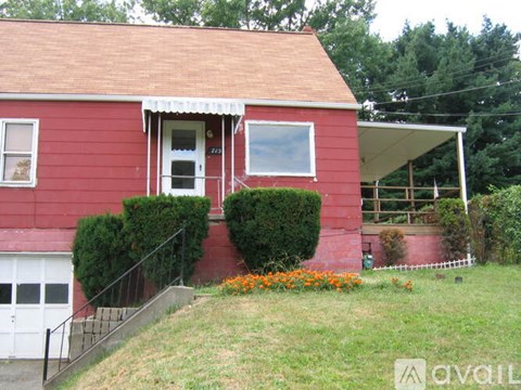715 Grant Ave Ext 3 Beds Apartment for Rent