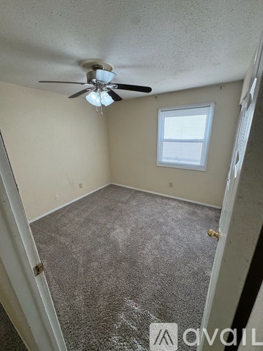 100 Outer Park Drive 2 Beds Apartment for Rent - Photo gallery 3