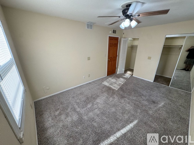100 Outer Park Drive 2 Beds Apartment for Rent - Photo gallery 4
