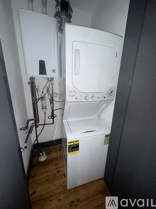 568 Communipaw Ave Studio Apartment for Rent - Photo gallery 2