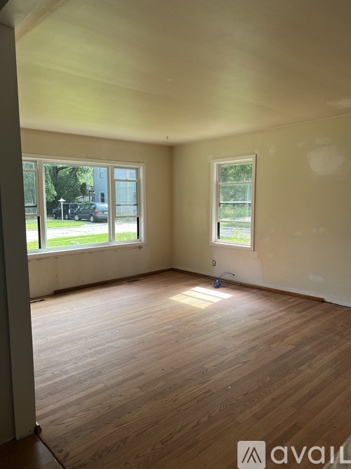706 Whiting Avenue 4 Beds Single Family Home for Rent - Photo gallery 2