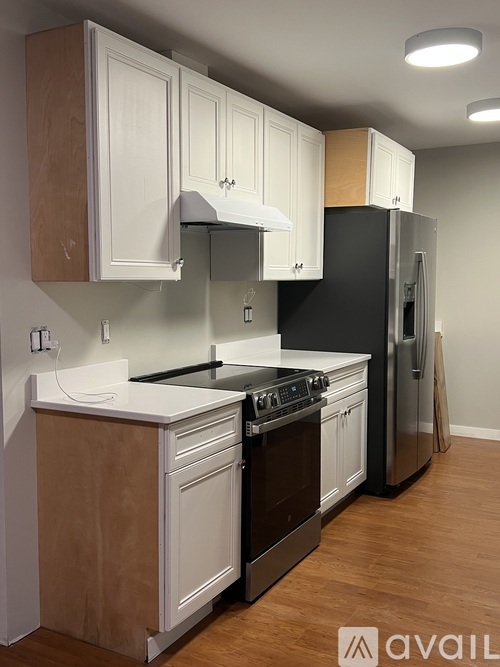 706 Whiting Avenue 4 Beds Single Family Home for Rent - Photo gallery 3