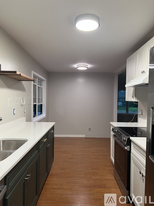 706 Whiting Avenue 4 Beds Single Family Home for Rent - Photo gallery 5