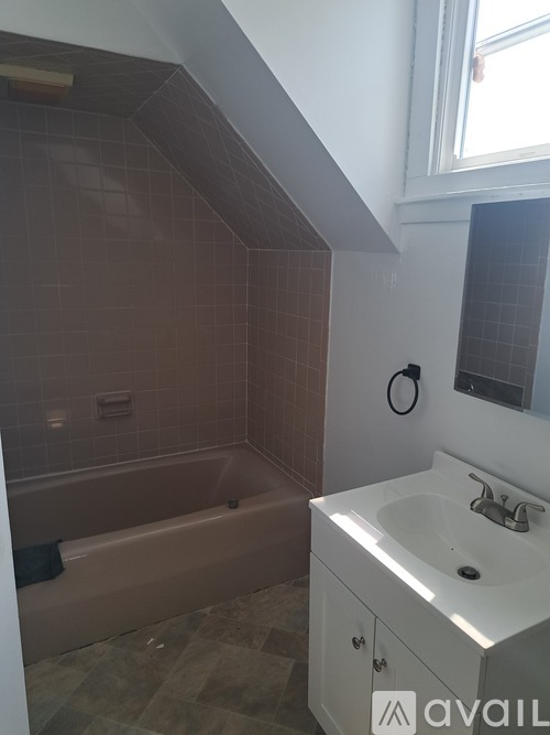 618 E 16th Ave 5 Beds Single Family Home for Rent - Photo gallery 4