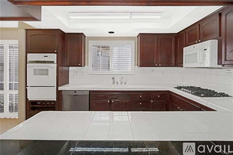 21800 Marylee St 3 Beds Townhouse for Rent - Photo gallery 4