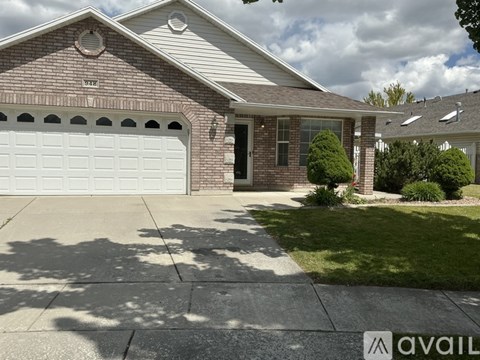 948 1730 North Street 3 Beds Apartment for Rent