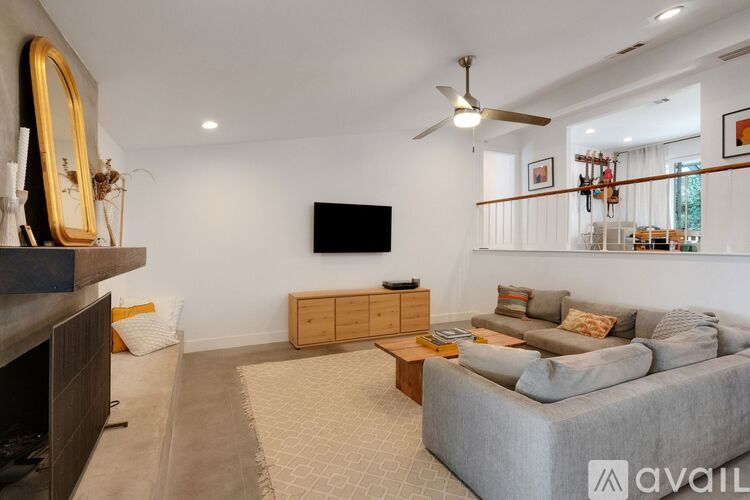 2502 Side Cove 4 Beds Single Family Home for Rent - Photo gallery 4
