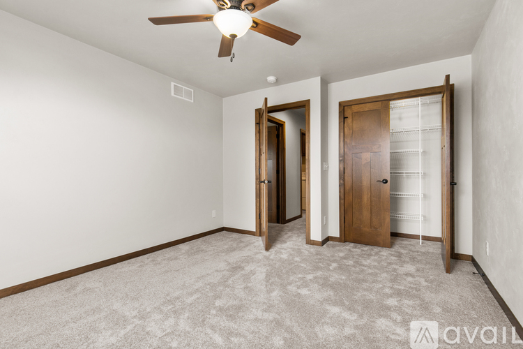 1106 Craftsmen Ct 4 Beds Townhouse for Rent - Photo gallery 4