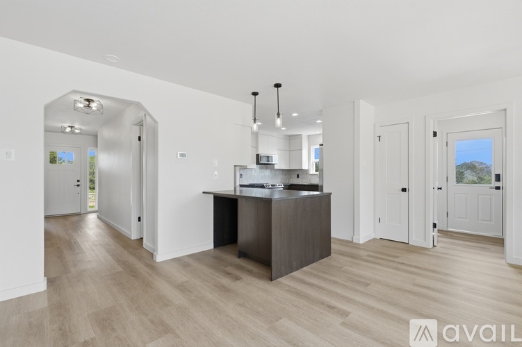 25429 Cove Dr 4 Beds Single Family Home for Rent - Photo gallery 4