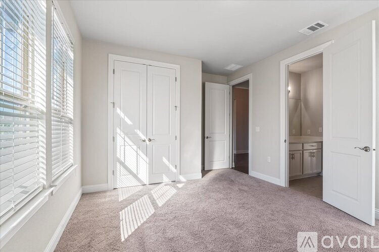 108 Strata Drive 3 Beds Single Family Home for Rent - Photo gallery 2
