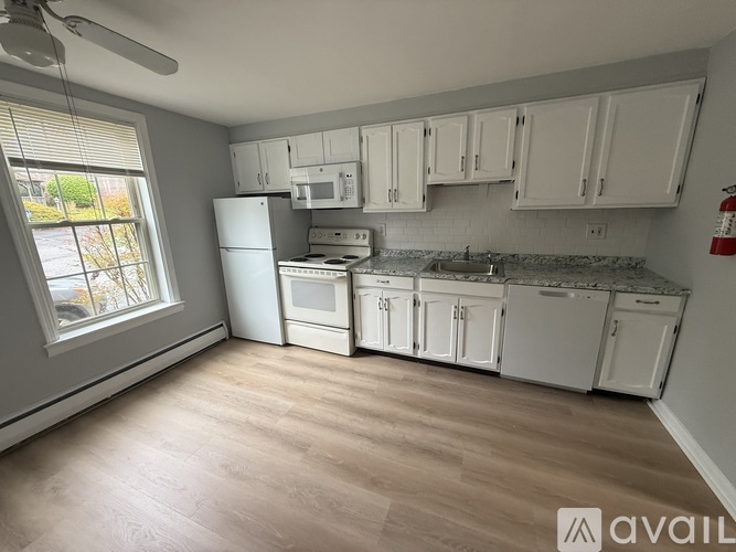 27 Wallingford Avenue 2 Beds Apartment for Rent - Photo gallery 1