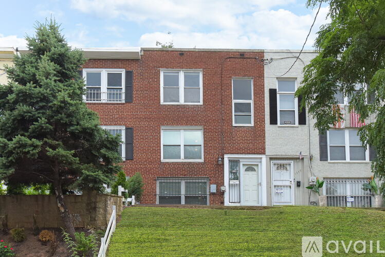 1351 Morris Road Southeast 3 Beds Apartment for Rent - Photo gallery 1