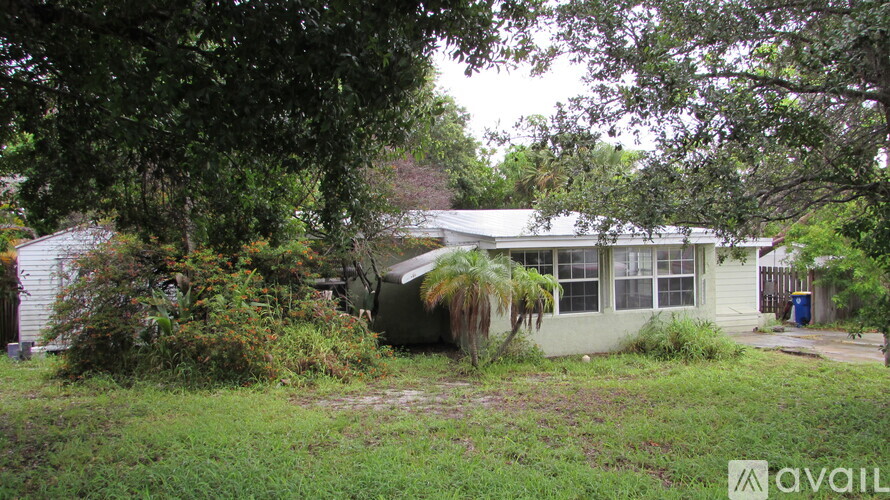 1775 NE Dixie Hwy 2 Beds Single Family Home for Rent - Photo gallery 3