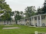 1032 E Division St