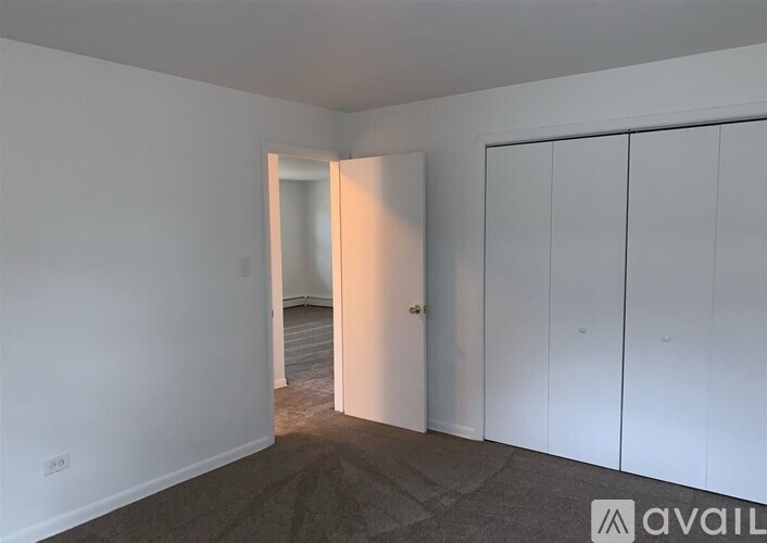 1032 E Division St 2 Beds Apartment for Rent - Photo gallery 4
