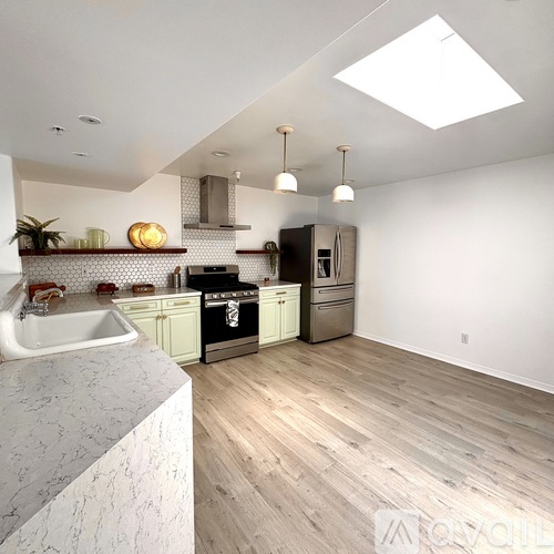 17735 Kinzie Street 2 Beds Single Family Home for Rent - Photo gallery 2