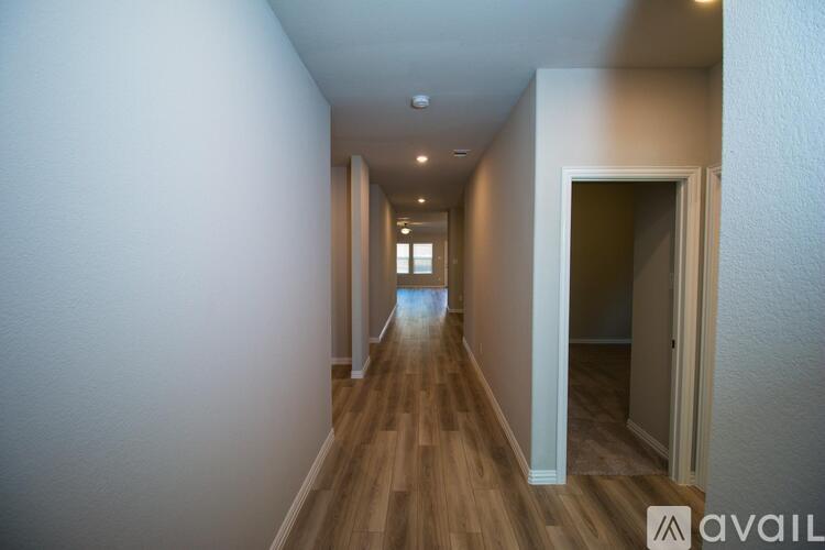 3320 Kingsdown Dr 4 Beds Single Family Home for Rent - Photo gallery 2