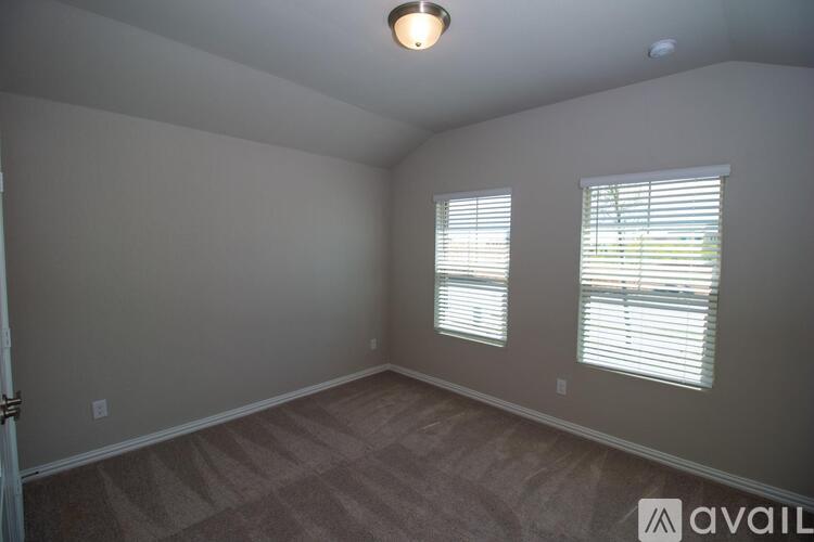 3320 Kingsdown Dr 4 Beds Single Family Home for Rent - Photo gallery 3
