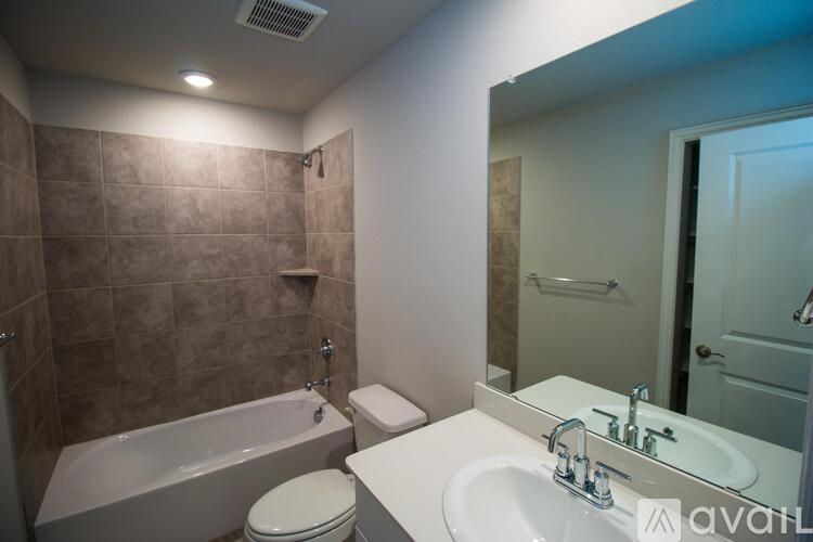 3320 Kingsdown Dr 4 Beds Single Family Home for Rent - Photo gallery 5