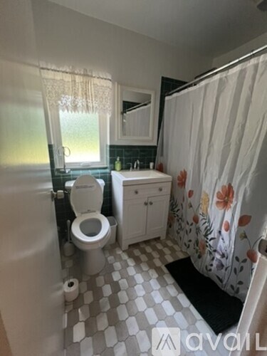 33 Valley Drive 1 Apartment for Rent