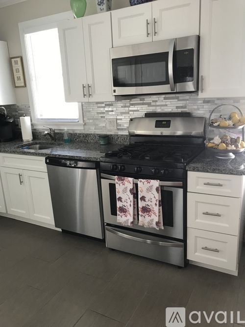 6 Cushing Street 2 Beds Single Family Home for Rent - Photo gallery 4