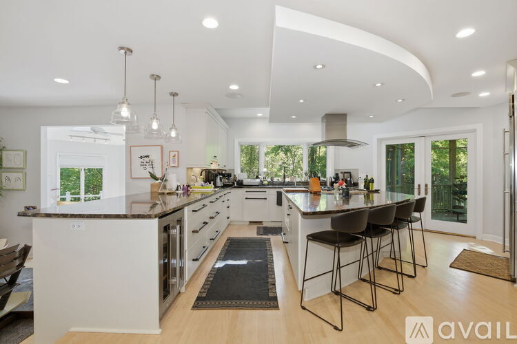 7005 Endicott Court 6 Beds Single Family Home for Rent - Photo gallery 2
