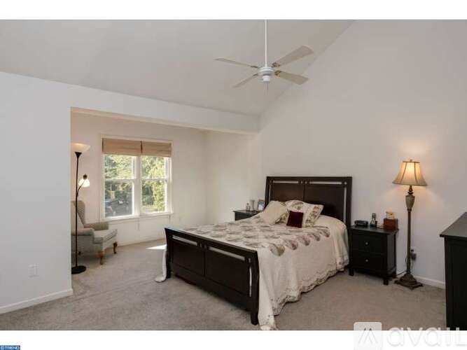 68 Main Street 3 Beds Townhouse for Rent - Photo gallery 2