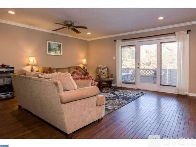 68 Main Street 3 Beds Townhouse for Rent - Photo gallery 3