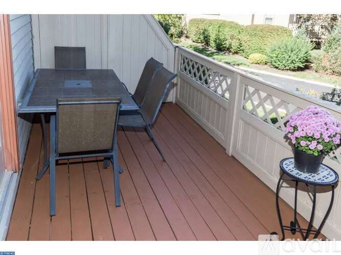 68 Main Street 3 Beds Townhouse for Rent - Photo gallery 4