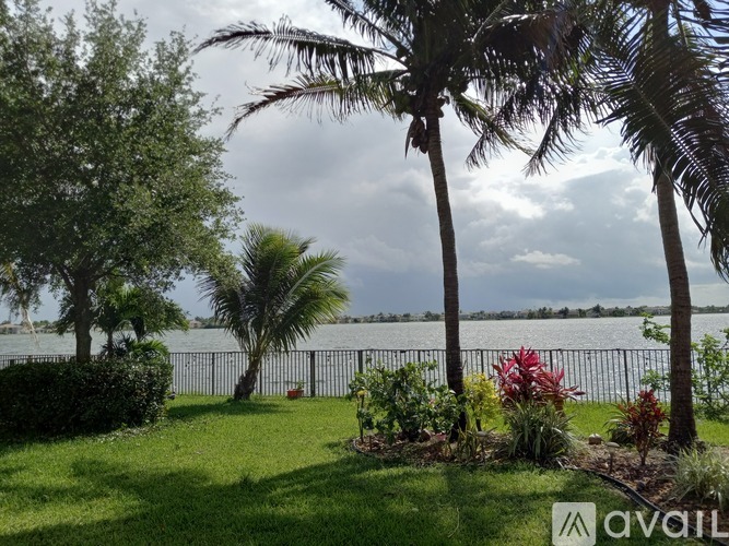 4617 Southwest 183rd Avenue 6 Beds Single Family Home for Rent - Photo gallery 3