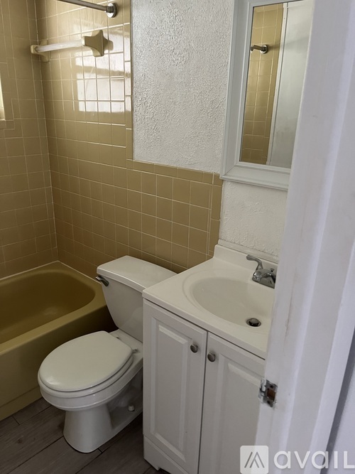 11905 Meadow Drive 2 Beds Single Family Home for Rent - Photo gallery 5